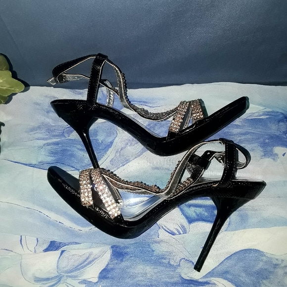 NWOT Wild Rose Stilettos - Picture 7 of 8